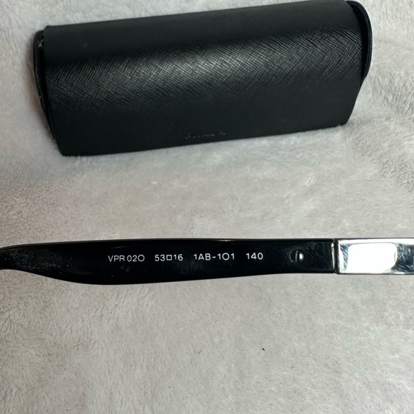 Prada eyeglasses - Picture 5 of 7